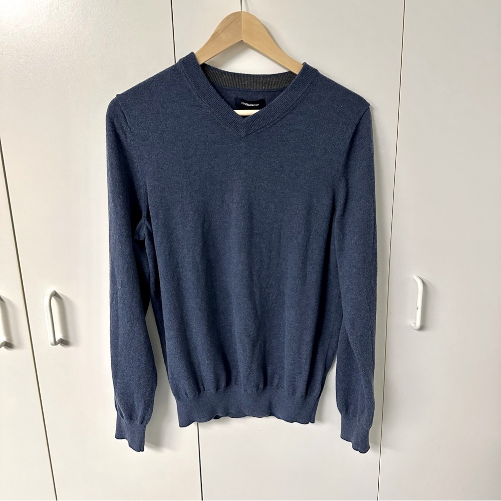 Croft & Borrow V neck blue knit long sleeve Men’s sweater size Small